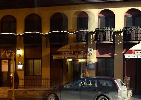 Fonix Panzio Hotel Papa Exterior photo