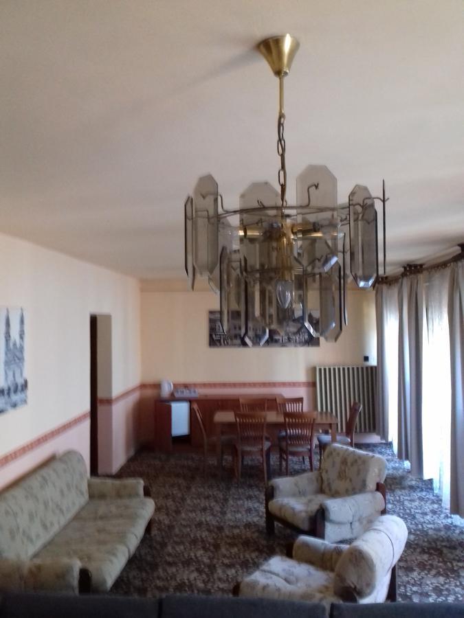 Fonix Panzio Hotel Papa Exterior photo