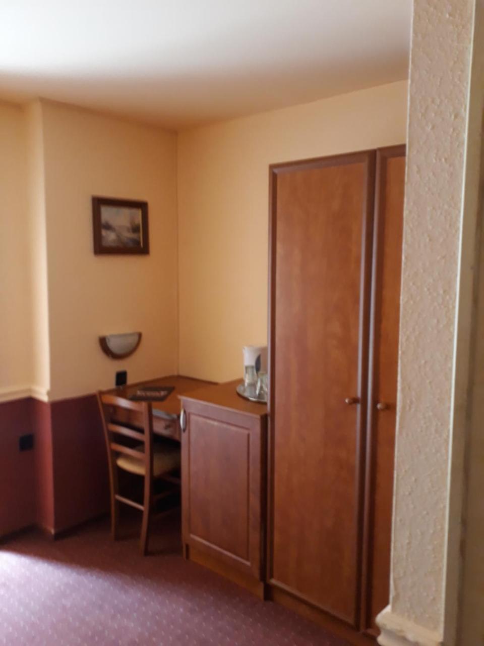 Fonix Panzio Hotel Papa Exterior photo